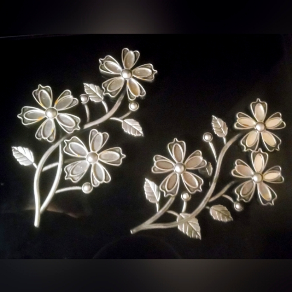 Flower wall decor
